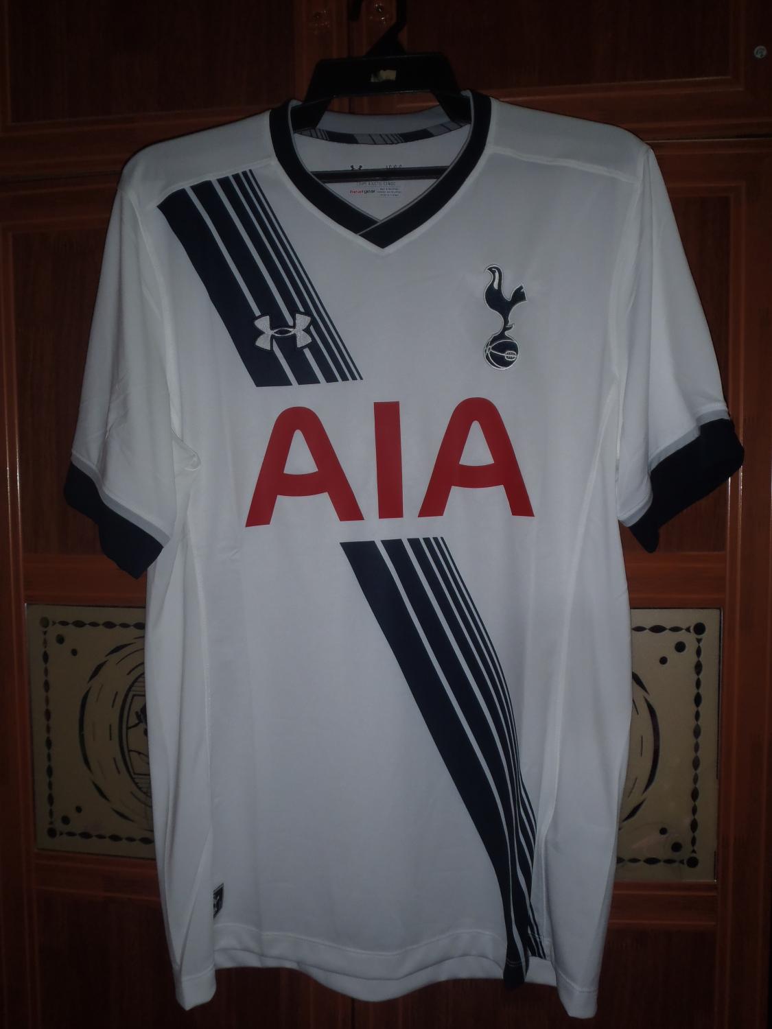 Tottenham Hotspur Home football shirt 2016. Sponsored by AIA