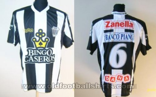 Estudiantes (BA) Home football shirt (unknown year)