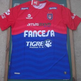 Universitario Sucre Home football shirt 2015 - 2016 sponsored by Fancesa