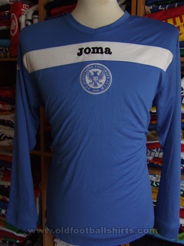St Johnstone Training/Leisure football shirt (unknown year)