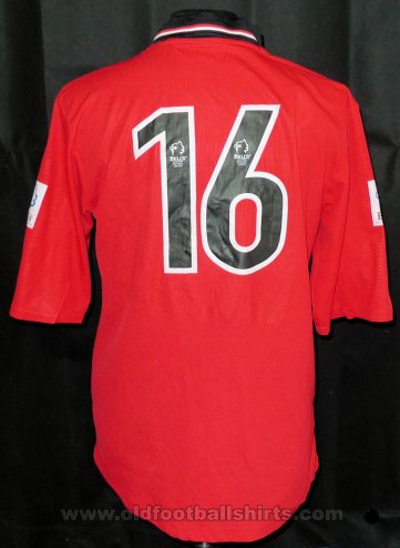 Clydebank Home football shirt 2001 - 2002