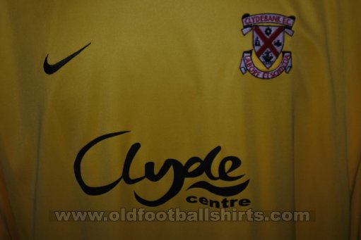 Clydebank Goalkeeper football shirt 2010 - 2011