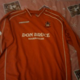 Northwood FC Home football shirt (unknown year) sponsored by Don Bruce Bookmakers
