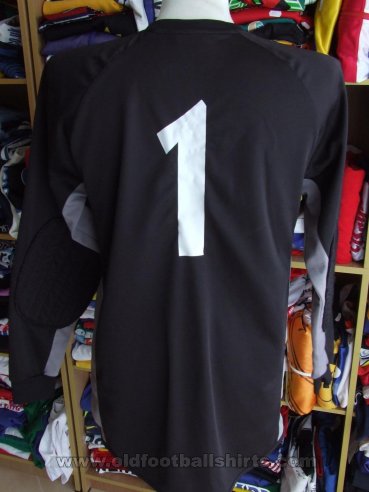 Corinthian-Casuals Goalkeeper football shirt (unknown year)