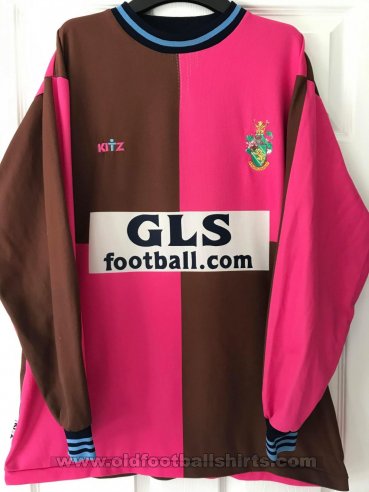 Corinthian-Casuals Home football shirt 2004 - 2005
