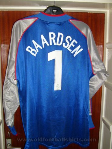 Watford Goalkeeper football shirt 2001 - 2002