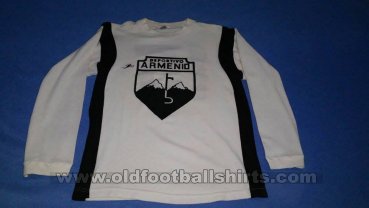 Deportivo Armenio Home football shirt 1975