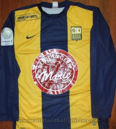 AC Arles Avignon Home football shirt 2009 - 2010