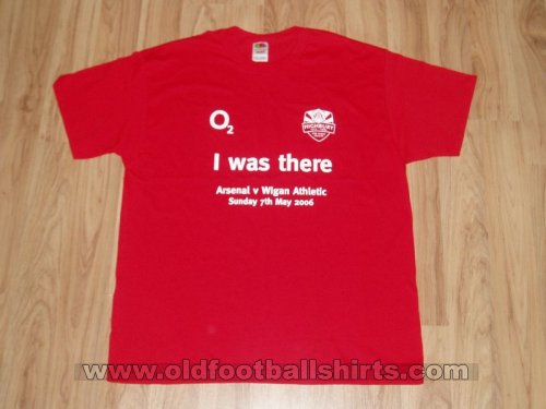 Arsenal Training/Leisure football shirt 2006