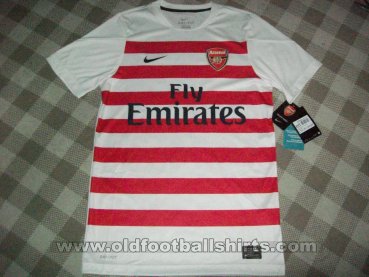 Arsenal Training/Leisure football shirt 2013 - 2014