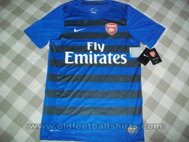 Arsenal Training/Leisure football shirt 2013 - 2014