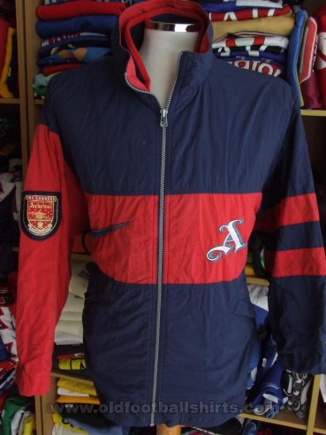 Arsenal Training/Leisure football shirt (unknown year)
