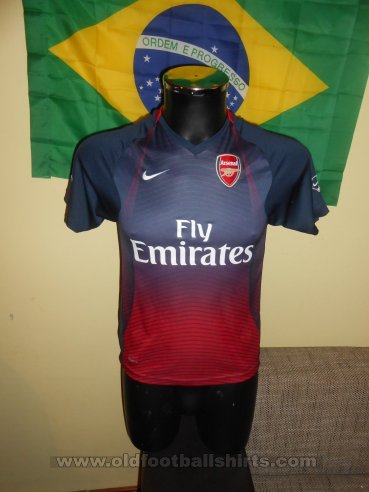 Arsenal Training/Leisure football shirt (unknown year)