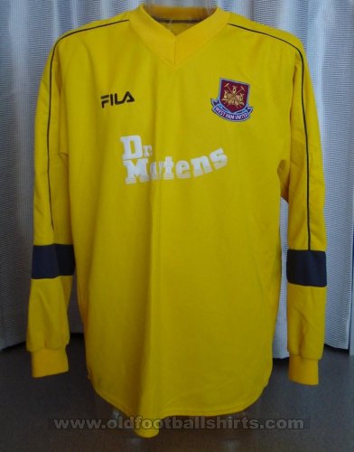 West Ham United Goalkeeper football shirt 2001 - 2003