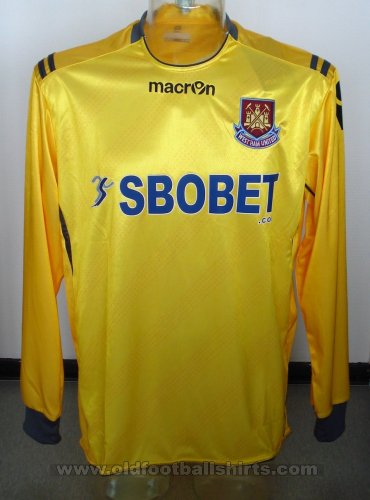 West Ham United Goalkeeper football shirt 2010 - 2011