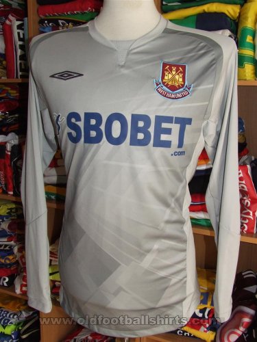 West Ham United Goalkeeper football shirt 2009 - 2010