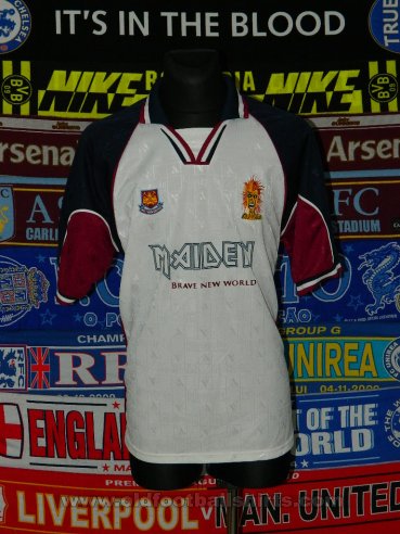West Ham United Training/Leisure football shirt 2000 - 2001