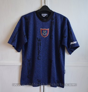 West Ham United Training/Leisure football shirt 1995 - 1997