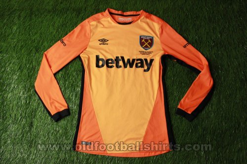 West Ham United Goalkeeper football shirt 2016 - 2017