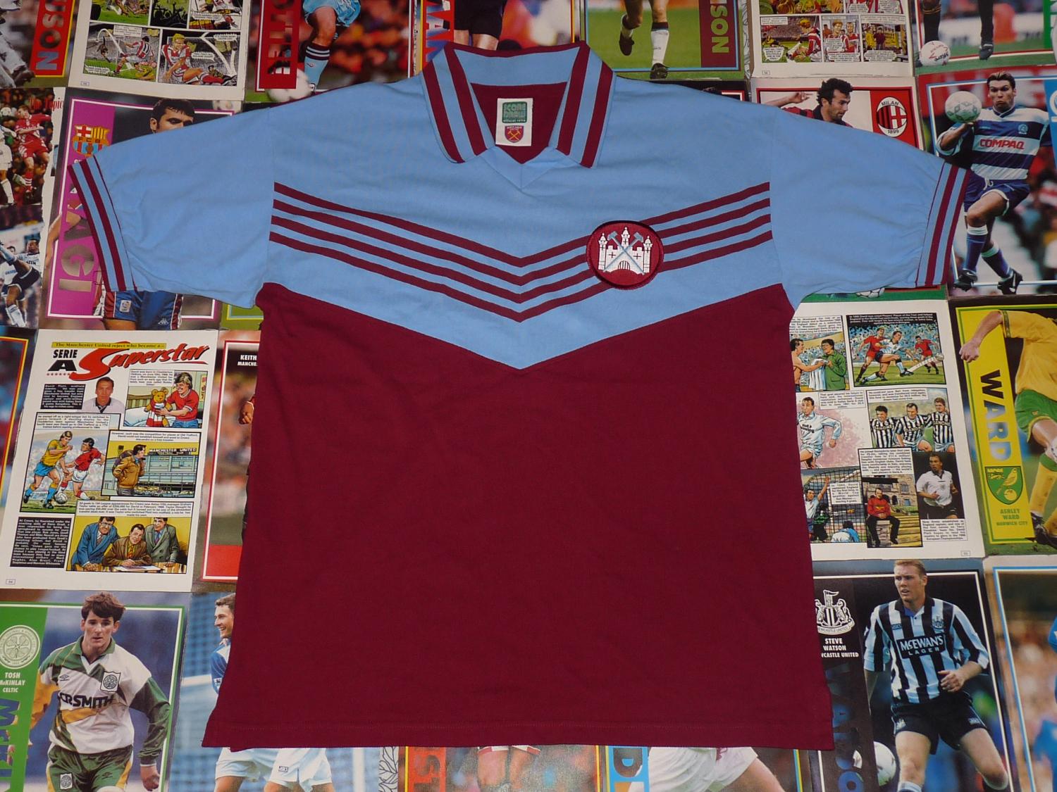 West Ham United Retro Replicas Camiseta de 1976 - 1980. Sponsored by no sponsor