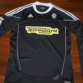 Cesena Extérieur Maillot de foot 2010 - 2011 sponsored by Technogym