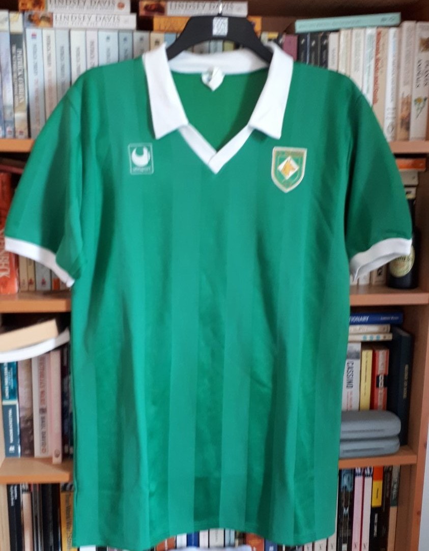 Imitatie Stuiteren Krachtig Avellino Home football shirt 1986 - 1987.