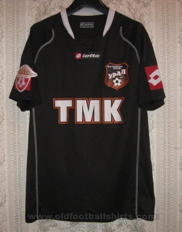 FC Ural Yekaterinburg Μακριά φανέλα ποδόσφαιρου 2008 - ?