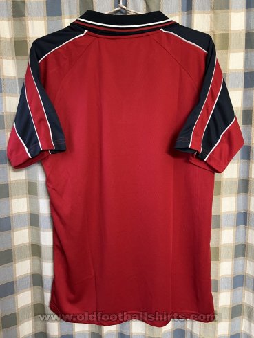 Cayman Islands Home חולצת כדורגל 2014 - 2015