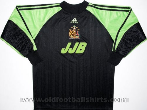 Wigan Athletic Goalkeeper football shirt 2000 - 2001