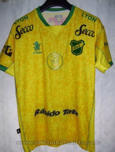Defensa y Justicia Home football shirt 2015