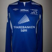 Home football shirt (unknown year)