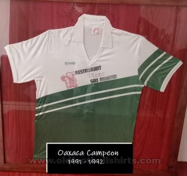Delfines De Abasolo Home football shirt 1991 - 1992