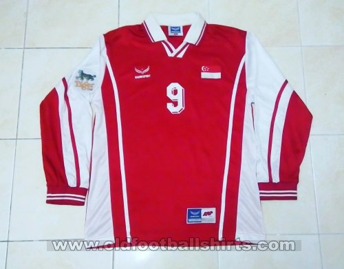 Singapore Home football shirt 2000