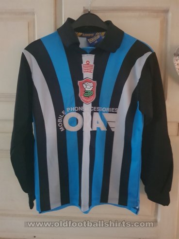 Barnsley Goalkeeper football shirt 1995 - 1996