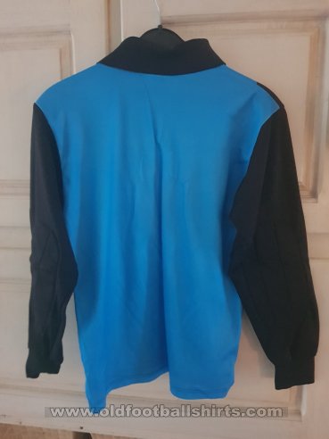 Barnsley Goalkeeper football shirt 1995 - 1996
