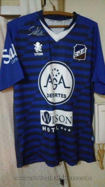 Centro Juventud Antoniana Away football shirt 2018