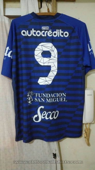 Centro Juventud Antoniana Away football shirt 2018