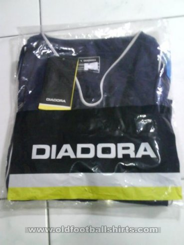 Arema Cronus Home football shirt 2009 - 2010