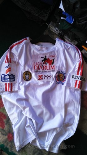 Arema Cronus Away football shirt 2005 - 2006