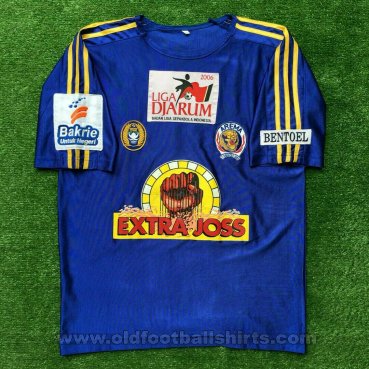 Arema Cronus Home football shirt 2006 - 2007