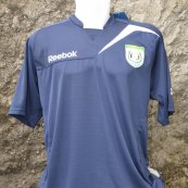 Away football shirt (unknown year)