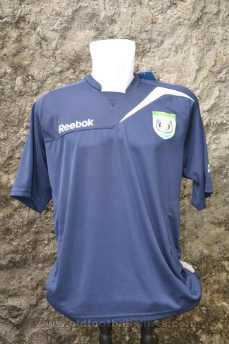 Persela Lamongan Away football shirt (unknown year)