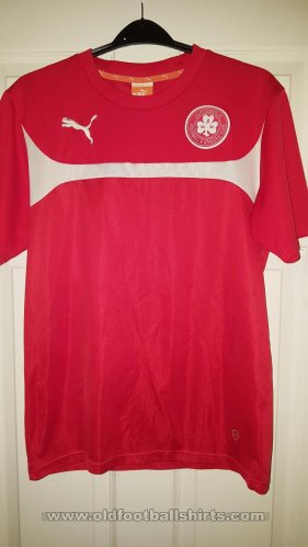 Cliftonville İdman / Serbest futbol forması 2015 - ?