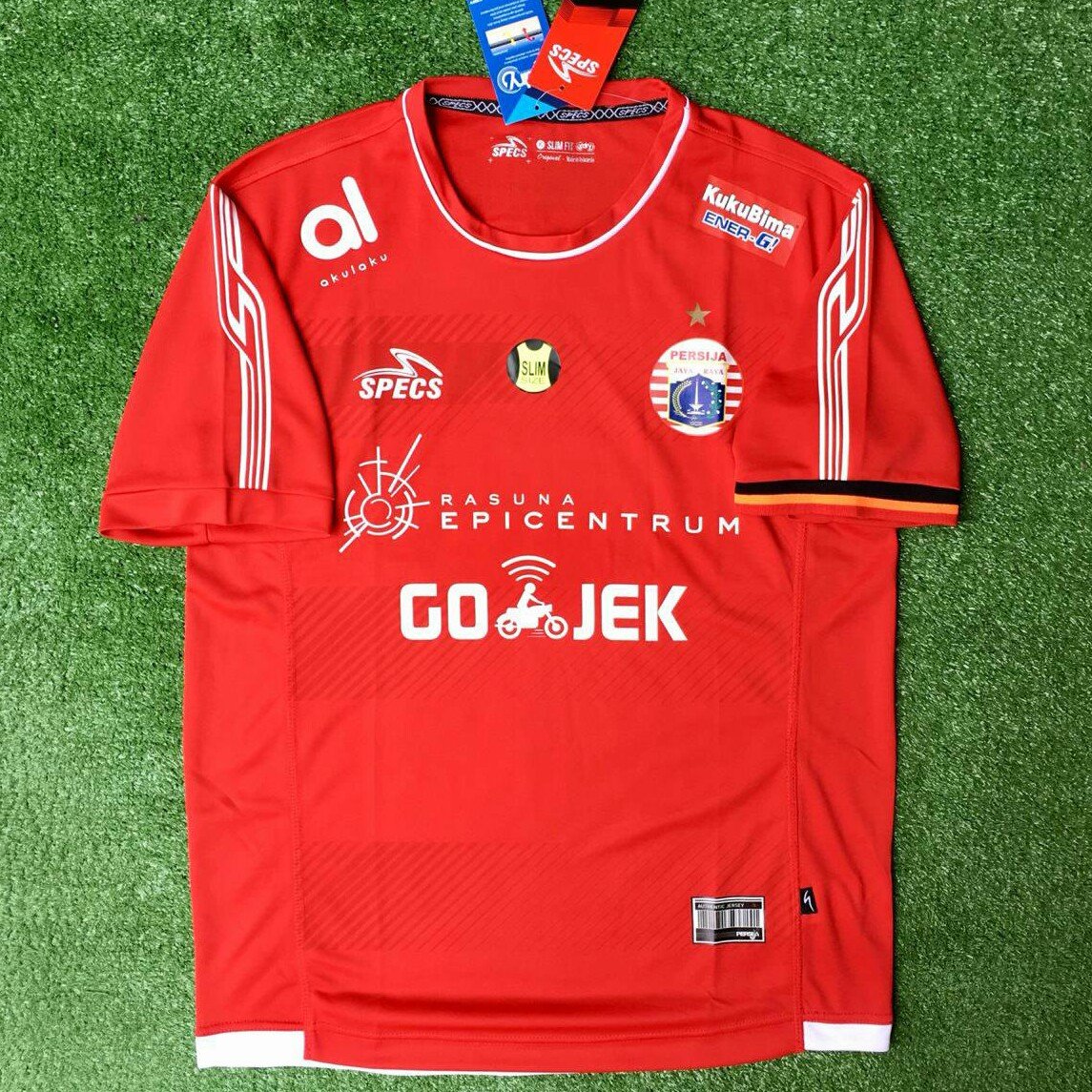 Persija Jakarta Home football shirt 2018 - 2019. Sponsored by Go Jek