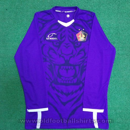 Persik Kediri Home football shirt 2016 - 2017