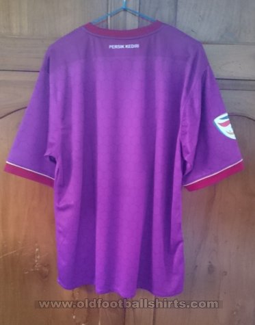 Persik Kediri Home football shirt 2018