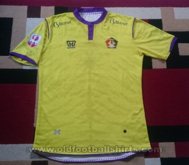 Persik Kediri Away football shirt 2019