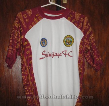 Sriwijaya FC Home football shirt (unknown year)