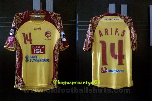 Sriwijaya FC Home football shirt 2010 - 2011