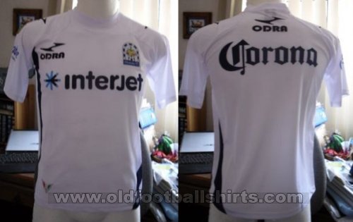 Estudiantes de Altamira Home football shirt 2011
